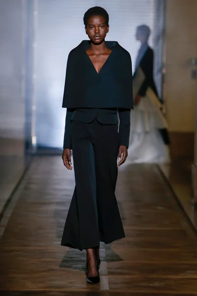 Look 3